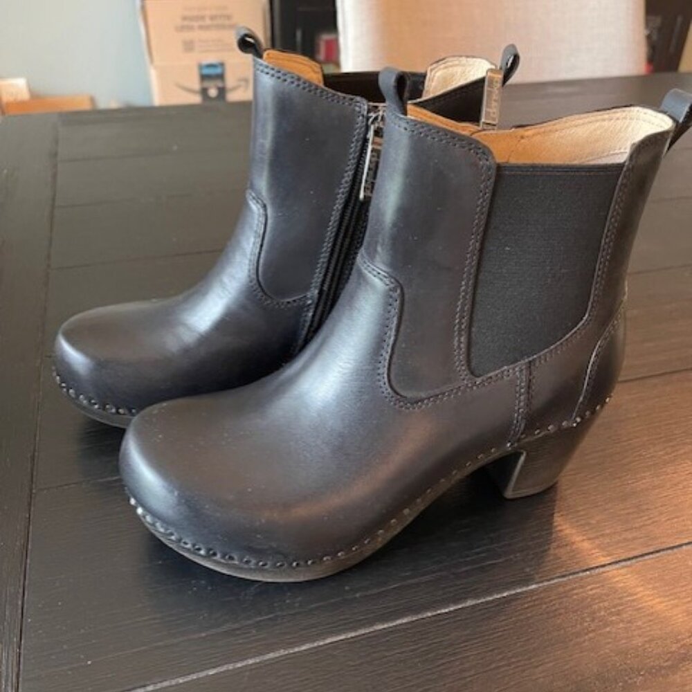 Dansko Women's Boots - BRAND NEW NEVER WORN - Picture 4 of 5